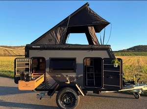 Mini-caravane légère en forme de larme pour le camping familial hors route. - Product Image 3