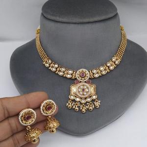 Collier élégant de haute qualité avec boucles d'oreilles pour la collection de vêtements de mariage pour femmes et filles - Product Image 1