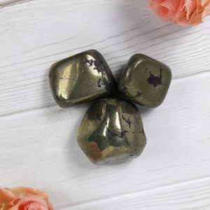 Piedra preciosa de pirita pulida-Piedra caída para meditación y activación de chakras-Piedra caída de pirita al por mayor - Product Image 3