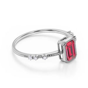 Anillo de compromiso Vintage de 7 piedras de Plata de Ley 925, corte esmeralda de 1,10 quilates, Diamante rubí creado en laboratorio, acabado en rodio blanco fino - Product Image 2