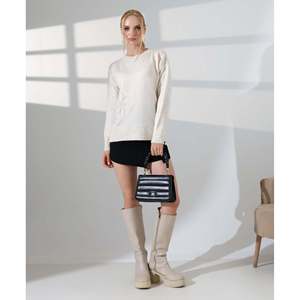 Pull à col rond avec motif brodé - Beige - Product Image 3