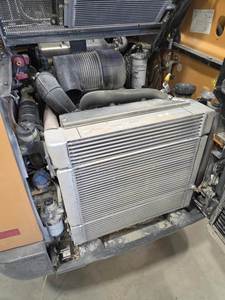 รถตักล้อยางตีนตะขาบ รุ่น TR340B ปี 2024: ประสิทธิภาพสูง ขนาดกะทัดรัด เหมาะสำหรับงานหนัก - Product Image 4