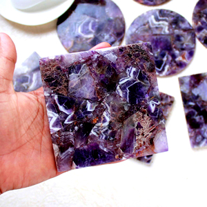 Conjunto de Piedras Preciosas de Cuarzo Rosa y Amatista |   Cuentas grandes de amatista con dijes de corazón gruesos |   Posavasos de Cristal y Piedra Natural al por Mayor - Product Image 1