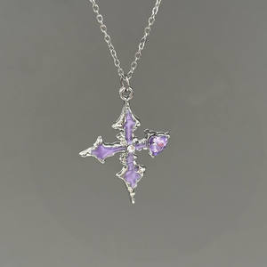 LATS 2025 Nuevo Collar Cruzado Morado Love, Estilo Punk Oscuro Exquisito con Cadena de Caja y Engaste de Garra, Incrustaciones de Aleación de Zinc, Para Regalo - Product Image 2