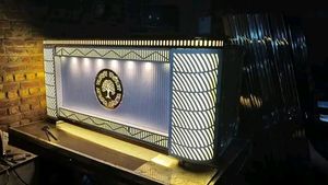 Comptoir de restauration en bois de qualité supérieure Présentoir de buffet personnalisable, durable et élégant pour hôtels - Product Image 2