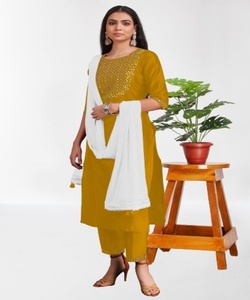 Charme contemporain: robe pour femmes-styles modernes imprégnés de confort, idéal pour des transitions sans effort du jour au soir - Product Image 2