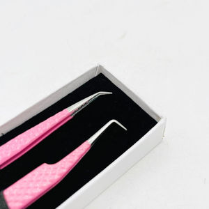 Ensemble de pinces à épiler pour extensions de cils en acier inoxydable durable, deux pièces, avec revêtement en poudre rose, pointe lisse, prise diamantée, 90 et 45 degrés - Product Image 2