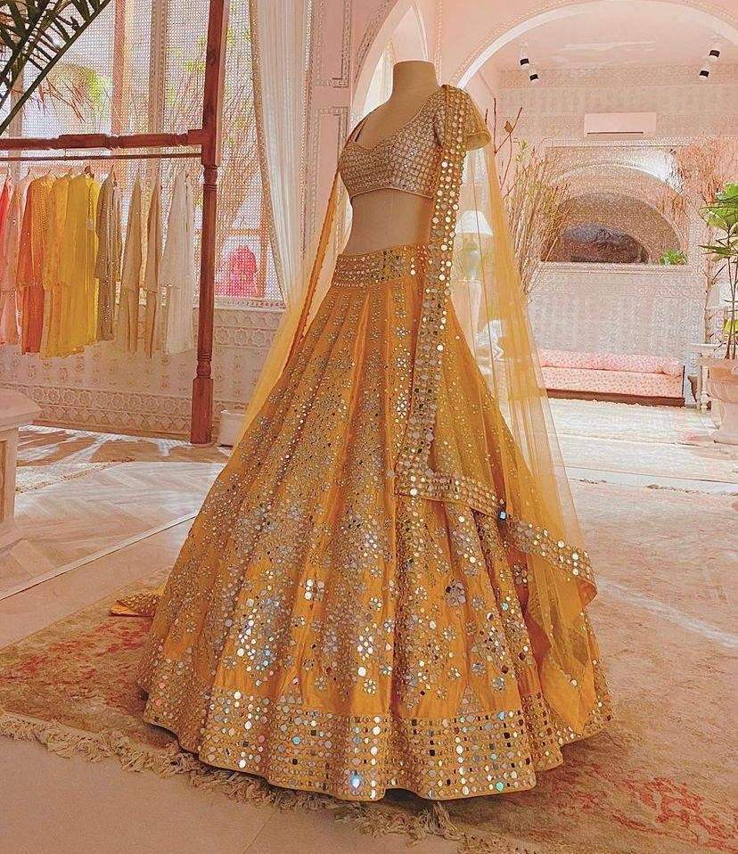 สีเหลือง