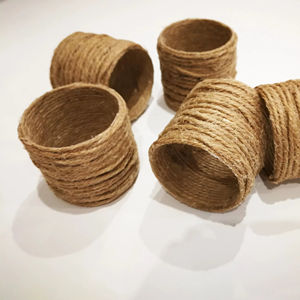 Porte-serviettes en rotin simple pour la mise en place quotidienne de la table à manger et la décoration de la cuisine à domicile avec un style naturel tissé à la main en provenance d'Inde - Product Image 1