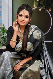 คอลเลกชั่นผ้าแจ็คการ์ดพิมพ์ลายดิจิตอลสำหรับงานแต่งงานและงานปาร์ตี้แบบดั้งเดิมของผู้หญิง - Product Image 3