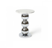 Table d'appoint moderne de luxe en aluminium avec plateau en marbre, durable et décorative, personnalisable pour le salon