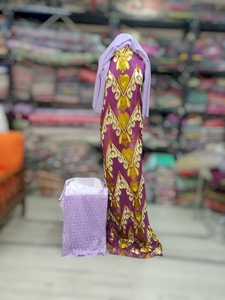ผ้ากำมะหยี่สีม่วงแดงมาคบาล ดีรัก พร้อมลายปักหัวใจสีทอง และผ้าทวิลล์ลายดอกลาเวนเดอร์ สำหรับชุดแต่งงานเด็กผู้หญิง - Product Image 1