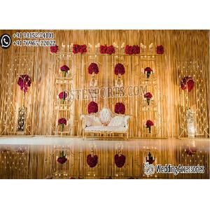 แผงผนังเทียนแต่งงานสุดอลังการ ดีไซน์สวยงามสำหรับฉากหลังงานแต่งงาน ผนังเทียนตกแต่งเวทีงานแต่งงานสุดหรูหรา สวิตเซอร์แลนด์ - Product Image 1