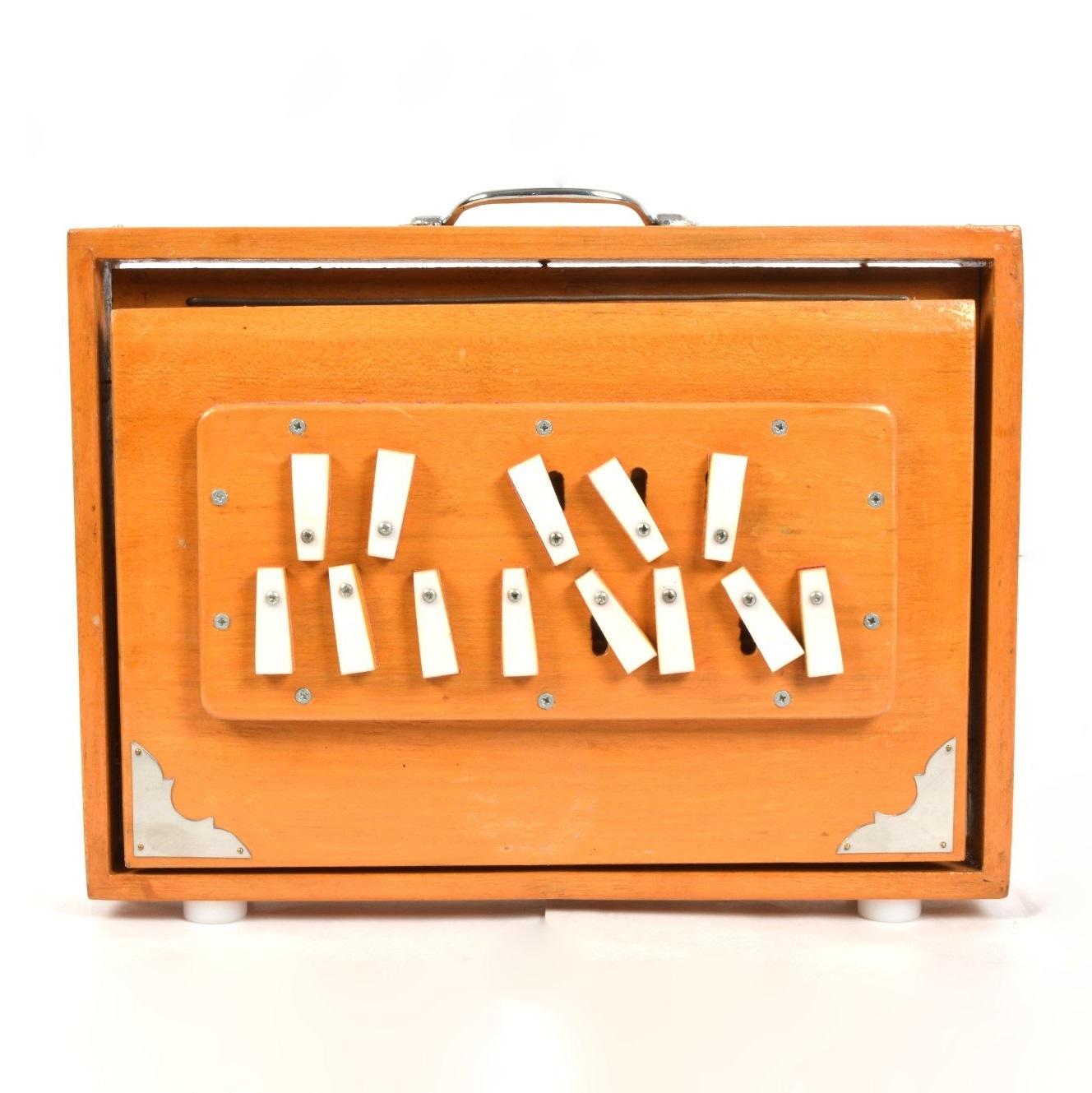 สีดำสีกากี