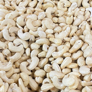 Nueces de Anacardo Crudas al por Mayor de Alta Calidad W180 1Kg Vietnam de Santigo, 24 Meses de Vida Útil, Empaque OEM - Product Image 1