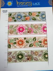 Tela de encaje bordado floral colorido con patrones intrincados Moda de gama alta para negocios para bolsos y ropa - Product Image 5