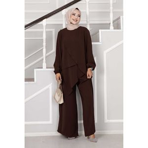 Ensemble deux pièces décontracté asymétrique Aerobin Hijab en crêpe tricoté plissé imprimé floral marron café avec boutons pour femmes musulmanes - Collection Printemps - Product Image 5