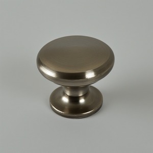 Manija de puerta antigua de bronce victoriano con diseños del viejo mundo que ofrecen fuerza, grandeza y sofisticación real. - Product Image 4