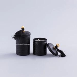 Support votif martelé noir en métal élégant pour la décoration de festival à la maison et les cadeaux Votive de luxe rempli de cire avec couvercle - Product Image 1