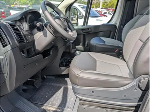 Sedán 2024 de tamaño completo, techo bajo, transmisión automática, volante a la izquierda, interior de cuero, ruedas R17, motor turbo 4.1-6L, 4 asientos - Product Image 5