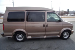 LISTO PARA CONDUCIR - USADO, VOLANTE A LA IZQUIERDA |   Volante a la derecha |   1995 GMC Safari Regency Conversion Vans - Product Image 2
