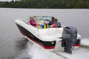 Y a m a H a Boat Outboard Engine F150XCA 150 HP Motor fueraborda de cuatro tiempos para uso en barcos - Product Image 5