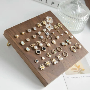 Support organisateur de bijoux multicouche magnifiquement conçu pour colliers, bracelets et boucles d'oreilles disponibles en vrac - Product Image 6