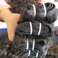 Extensions de cheveux humains Remy indiens noirs ondulés 100 % non traités, alignés sur les cuticules, double trame machine, Loose Deep, vente en gros