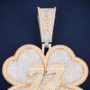 Colgante de cuatro trébol personalizado VVS Moissanite diamante helado 925 plata esterlina 925 colgante de plata al por mayor - Product Image 2