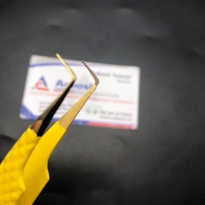 Pinzas de pestañas de fibra de Punta dorada de 90 grados de acero sostenible de alta calidad al por mayor Punta de punta de color amarillo agarre de diamante - Product Image 4