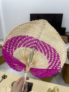 Éventail à main en bambou du Vietnam le mieux noté Éventail décoratif pliant fait à la main Parfait pour les acheteurs de cadeaux et l'exportation 2025 - Product Image 5