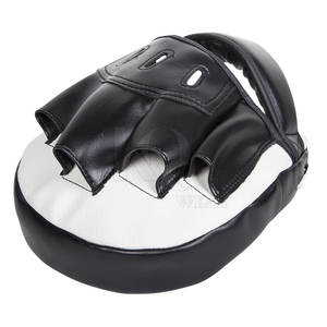 แผ่นซ้อมหนังคุณภาพสูง ทนทาน สำหรับฝึกซ้อม MMA และมวย พร้อมโลโก้สั่งทำ OEM น้ำหนักเบาและสวมใส่สบาย - Product Image 6