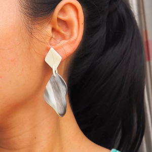 Pendientes de Cuerno de Búfalo para Niñas, Pendientes de Cuerno Natural para Mujer, Joyería de Cuerno de Alta Calidad - Product Image 1