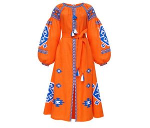 เสื้อแขนยาว Vyshyvanka ลายปักแฟชั่น,ชุดเดรสแฮนด์เมดคอวี - Product Image 1