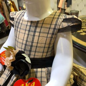 Elegante Pretty Princess Floral Satin Baby Girl Vestido de fiesta Decoraciones de flores suaves para niños Tallas grandes Temporada de primavera - Product Image 4