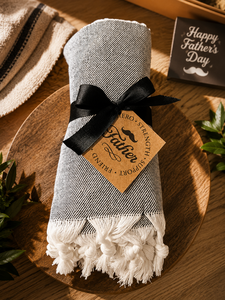 Coffret Cadeau Fête des Pères Artisanal Premium - Comprend une Serviette Peshtemal Turque, un Savon Naturel, une Pierre Ponce, un Gant Exfoliant - Product Image 3