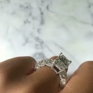 แหวนเพชรโมอิสสีเงิน925สไตล์วินเทจตัดสวยงามสำหรับวันครบรอบแต่งงานหรืองานหมั้นมีเอกลักษณ์และแฟนซี - Product Image 2