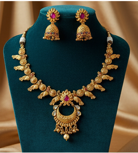 ชุดสร้อยคอโบราณแบบดั้งเดิม ประดับด้วยการขัดเงาด้วยทองคำอย่างดี ให้ความรู้สึกหรูหราสง่างาม เหมาะสำหรับเจ้าสาวในงานแต่งงาน - Product Image 2