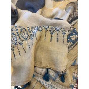 Écharpe en soie Tussar Ajrakh, motif imprimé à la main, design ethnique, couleur moutarde, longue, en satin sergé, pour l'été et l'hiver - Product Image 4