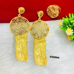 Pendientes de Botón Chapados en Oro con Forma de Flor, Joyería Elegante para Mujer en India al Mejor Precio - Product Image 3