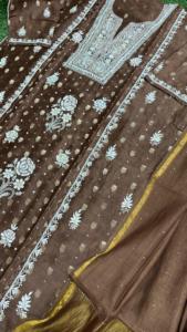 Opulent Elegance Satin Chiniya Robe mi-longue en soie avec motif solide brodé à la main Taille naturelle Chanderi Dupatta - Product Image 3