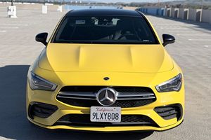 CLA35 2020, Motor Turbo de 4 Cilindros y 302 hp, Tracción en las Cuatro Ruedas, Paquete Aerodinámico AMG - Product Image 2