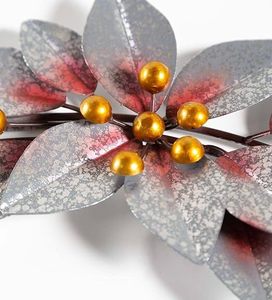 Latest Collection Of Christmas Ornaments and <b>wreaths</b> in metal and Crochets and beads hand crafted in attractive garlands. - Product Image 5