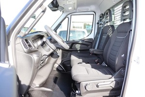 รถบรรทุกใหม่เอี่ยม Iveco Daily 35S16HA แบบพื้นเรียบ PRITSCHE 3.0L 160 แรงม้า 3.0L 3 ที่นั่ง ยูโร 6e ดีเซล เกียร์อัตโนมัติ - Product Image 3