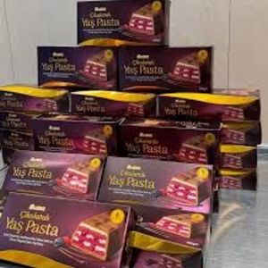 Barra de pastel de chocolate Yas Pasta exclusiva Pastel suave y delicioso cubierto con chocolate real Perfecto para golosinas rápidas en cualquier momento - Product Image 2