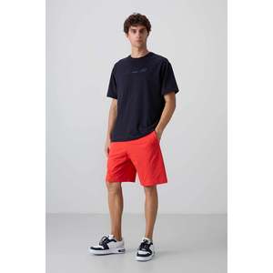 เสื้อยืดคอกลมโอเวอร์ไซส์พิมพ์ลายสำหรับผู้ชาย Tommylife Wholesale รุ่น 88330 สีดำ - สีน้ำเงินกรมท่า - Product Image 5