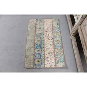 Alfombra Pequeña Vintage de 1.7x2.7 pies, Alfombra Turca, Alfombra Azul con Diseño de Patchwork - Product Image 1