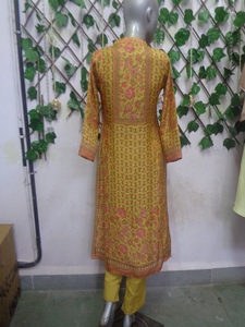 La colección de verano más vendida, declaración de moda para mujer, Kurta étnico indio a la venta a granel de proveedor indio al mejor precio - Product Image 2