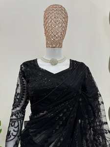 Saree en filet souple de couleur noire avec travail de broderie et de séquence, style pakistanais pour les mariages et les fêtes. - Product Image 3