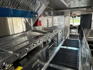 Remolque de Comida/Food Truck 2026 Nuevo con Cocina Integrada, Alimentación y Espacio de Preparación, Diseño Moderno con Garantía - Product Image 4